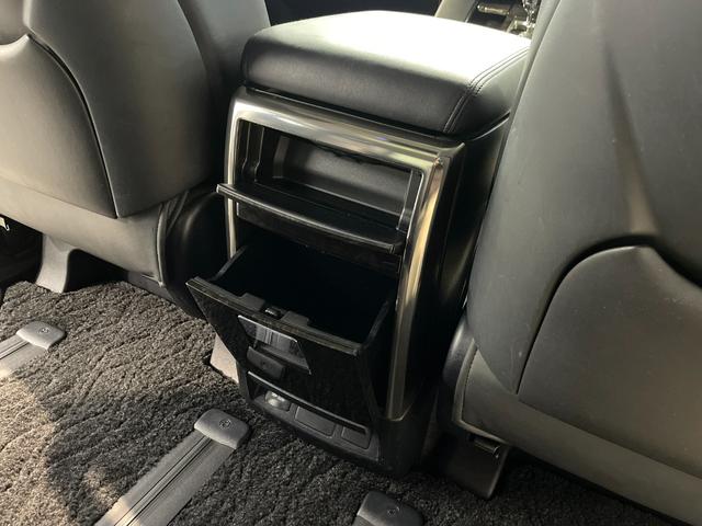 ヴェルファイア ２．５Ｚ　Ｇエディション　サンルーフアルパインナビ　フリップダウン　ＥＴＣ　バックカメラ　ドラレコ　シートヒーター　純正１８インチアルミホイール　革シート　　パワーバックドア　パワーシート　オットマン　ナノイー　ＡＣ１００Ｖ（32枚目）