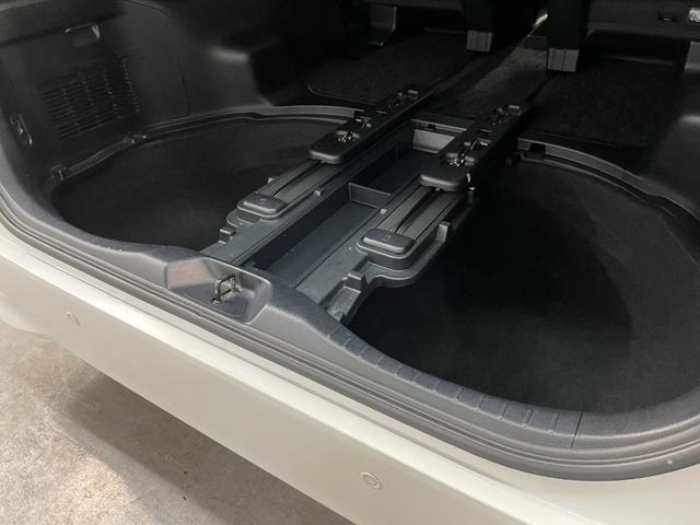 ヴェルファイア ２．５Ｚ　Ｇエディション　サンルーフアルパインナビ　フリップダウン　ＥＴＣ　バックカメラ　ドラレコ　シートヒーター　純正１８インチアルミホイール　革シート　　パワーバックドア　パワーシート　オットマン　ナノイー　ＡＣ１００Ｖ（38枚目）