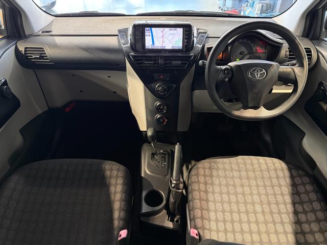 ｉＱ １００Ｘ　純正ナビ　Ｂｌｕｅｔｏｏｔｈ　パワステキーレス　電動格納ミラー　ＥＴＣ　パワーウインドウ　ステアリングリモコン（9枚目）