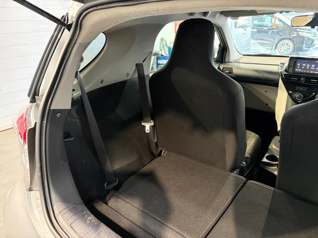 ｉＱ １００Ｘ　純正ナビ　Ｂｌｕｅｔｏｏｔｈ　パワステキーレス　電動格納ミラー　ＥＴＣ　パワーウインドウ　ステアリングリモコン（29枚目）