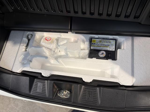 �ŐV�̍݌ɏ󋵂͂��d�b�ł��₢���킹����������