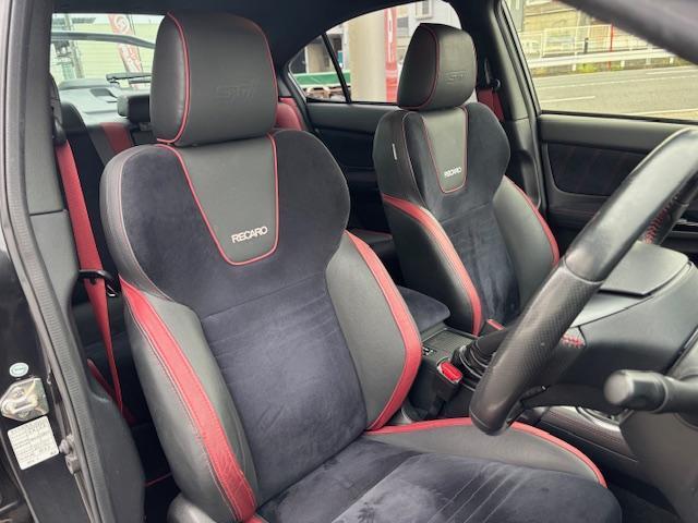 ＷＲＸ ＳＴＩ ＳＴＩ　タイプＳ　アドバンスドセイフティパッケージ　ＲＯＷＥＮマフラー・テールライト　ＳＴＩリップ　ＲＥＣＡＲＯシート　１オーナー　ナビＴＶ　前後横カメラ　ドラレコ　ＥＴＣ　ブラインドスポットモニター　オートハイビーム（4枚目）