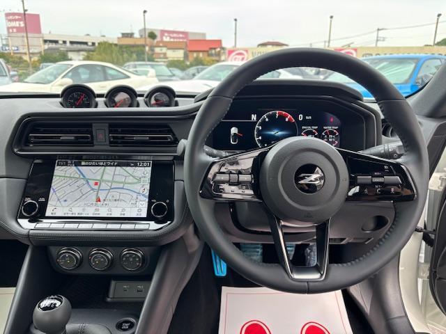 フェアレディZ バージョンST MY25 黒内装 SOSコール ナビTV バックカメラ BOSE エマージェンジーブレーキ 衝突軽減ブレーキ リアトラフィックアラート レーンキープ ETC2.0(12枚目)