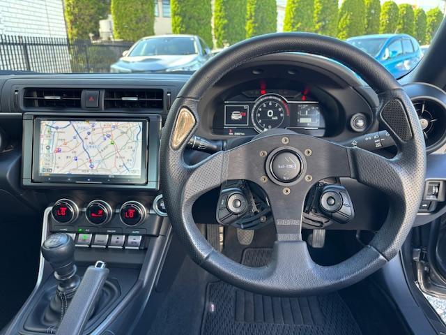 GR86 RC CUSCOクラッチ Defiメーター TOMEIシフトノブ GRエアロスタビライジングカバー momoステアリング WorksBellクイックリリース・SRDKit ナビTV バックカメラ ETC(10枚目)