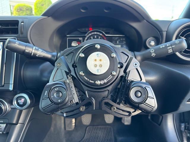 GR86 RC CUSCOクラッチ Defiメーター TOMEIシフトノブ GRエアロスタビライジングカバー momoステアリング WorksBellクイックリリース・SRDKit ナビTV バックカメラ ETC(12枚目)