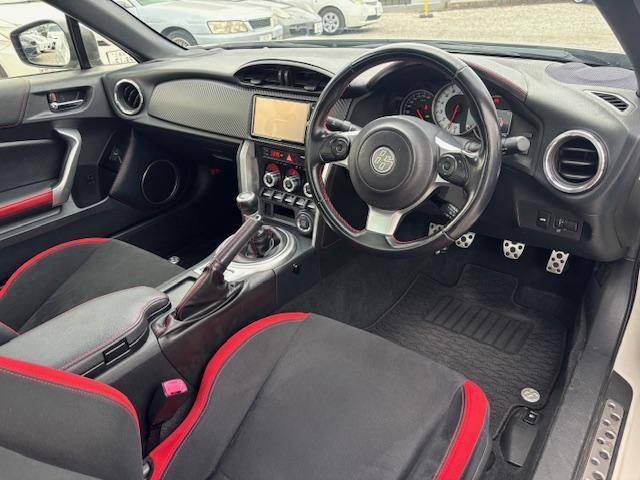 ８６ ＧＴ　ＴＯＭＳエアロ　５ＺＩＧＥＮマフラー　ナビＴＶ　ＥＴＣ（3枚目）