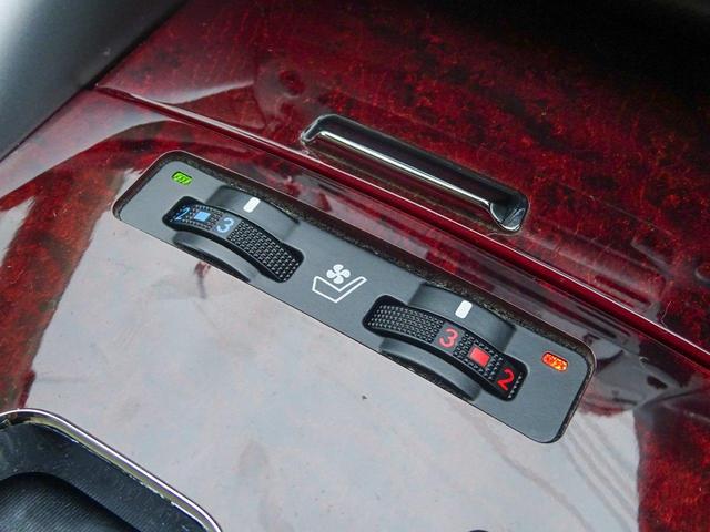 IS350 バージョンL 全部付き・サンルーフ・本革・19AW・新品テイン車高調・HDDナビ・地デジTV・走行中可・AUX音楽・プレミアムサウンド・バックカメラ・ETC・シートヒーター/クーラ・パワーシート・クルコン・カスタム(14枚目)