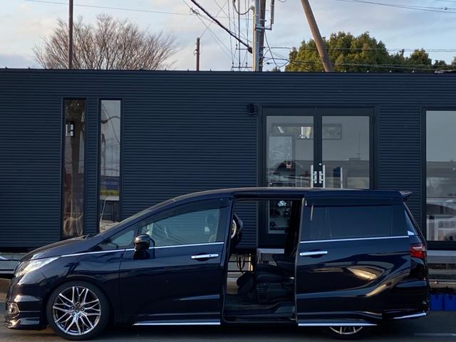 アブソルート フルエアロ・社外グリル・クレンッツェ19インチAW・テイン車高調・4本出しマフラー・社外インナーBKイカリング付Hライト・フォグイカリング・両側パワスラ・黒半革シート・SDナビTV・Bカメラ・BT音楽(6枚目)
