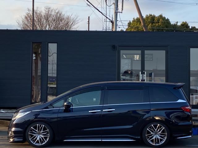 アブソルート フルエアロ・社外グリル・クレンッツェ19インチAW・テイン車高調・4本出しマフラー・社外インナーBKイカリング付Hライト・フォグイカリング・両側パワスラ・黒半革シート・SDナビTV・Bカメラ・BT音楽(7枚目)