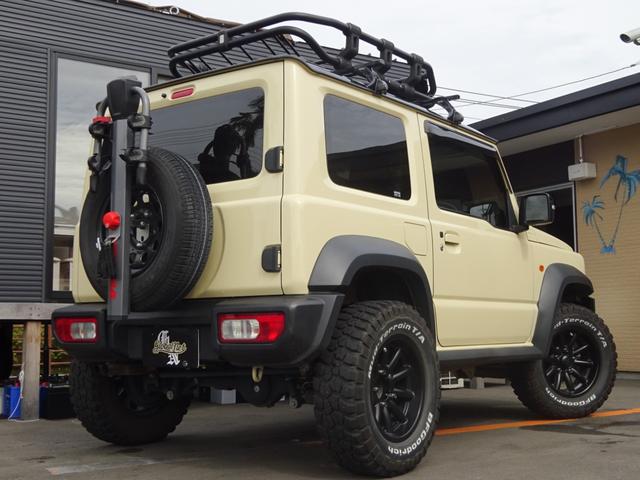 JC 1オーナー・MT車・4WD・リフトアップ・BFホワイトレタータイヤ・2トーンカラー・ルーフキャリア・LEDライト・安全装備・SDナビ・TV・BT音楽・ETC・シートヒータ・USB・LEDヘッド/フォグ(7枚目)