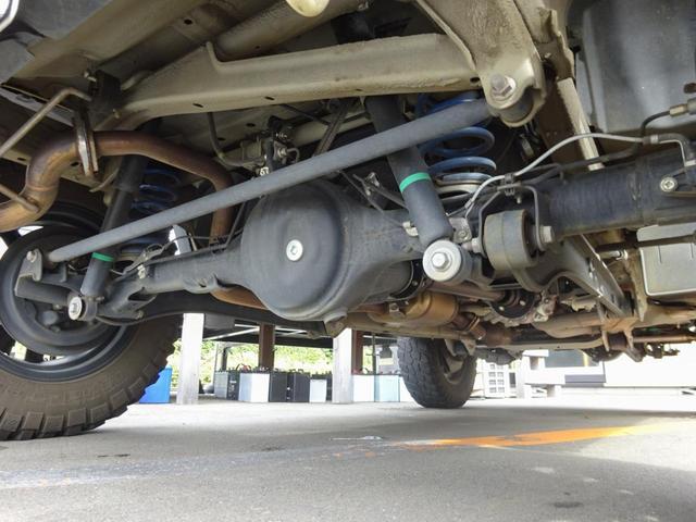 JC 1オーナー・MT車・4WD・リフトアップ・BFホワイトレタータイヤ・2トーンカラー・ルーフキャリア・LEDライト・安全装備・SDナビ・TV・BT音楽・ETC・シートヒータ・USB・LEDヘッド/フォグ(30枚目)