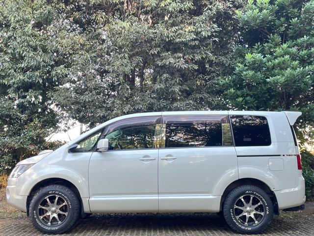 G パワーパッケージ 1オーナー・4WD・両側パワスラ・MKW16インチAW・BFホワイトレタータイヤ・ヘッドライトプロテクター・ボンネットデフレクター・ヒッチメンバー・ナビ・TV・Bカメラ・ETC・PDシフト・USB接続(6枚目)