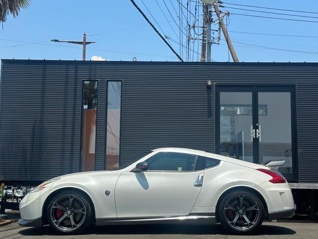 NISSAN FAIRLADY Z NISMO | 2013 | PEARL WHITE | 62451 km NISSAN FAIRLADY Z NISMO | 2013 | PEARL WHITE | 62451 km
