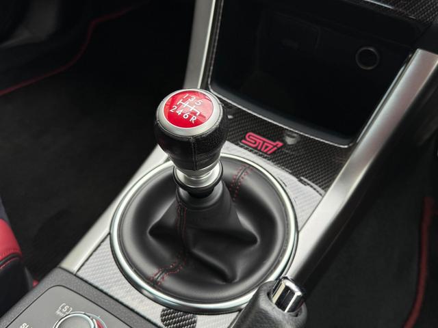 ＷＲＸ ＳＴＩ ＳＴＩ　タイプＳ■純正６速ＭＴ■禁煙車■大型リアスポイラー　■ＳＴＩエアロ■レカロシート■フジツボ２本出しマフラー■４ＷＤ■ターボ■純正１８インチアルミ■ブレンボ製キャリパー■ハーフレザーシート■カロッツェリアナビ■バックカメラ■ＥＴＣ■車高調（12枚目）