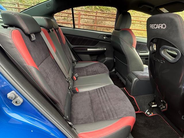 ＷＲＸ ＳＴＩ ＳＴＩ　タイプＳ■純正６速ＭＴ■禁煙車■大型リアスポイラー　■ＳＴＩエアロ■レカロシート■フジツボ２本出しマフラー■４ＷＤ■ターボ■純正１８インチアルミ■ブレンボ製キャリパー■ハーフレザーシート■カロッツェリアナビ■バックカメラ■ＥＴＣ■車高調（17枚目）