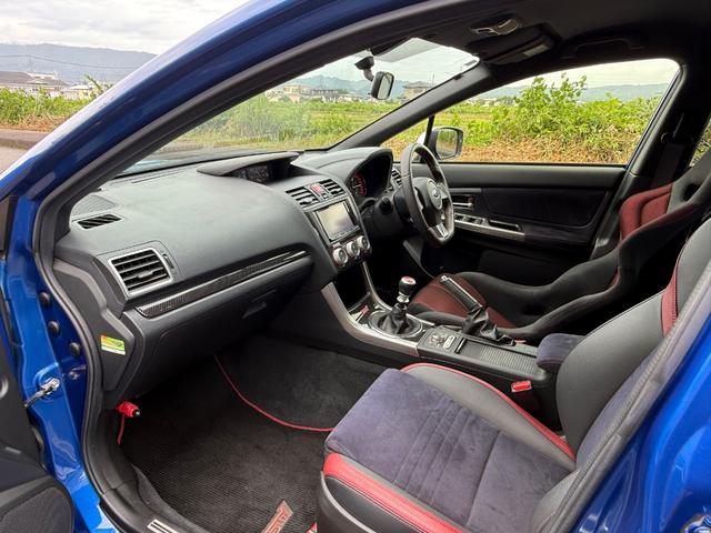 ＷＲＸ ＳＴＩ ＳＴＩ　タイプＳ■純正６速ＭＴ■禁煙車■大型リアスポイラー　■ＳＴＩエアロ■レカロシート■フジツボ２本出しマフラー■４ＷＤ■ターボ■純正１８インチアルミ■ブレンボ製キャリパー■ハーフレザーシート■カロッツェリアナビ■バックカメラ■ＥＴＣ■車高調（18枚目）
