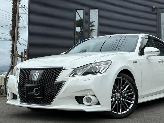 クラウンハイブリッド アスリートＧ■サンルーフ■黒本革シート■メーカー純正ナビ　■アドバンストパッケージ■純正オプションスパッタリング１８インチアルミ■電動サンシェード■シートヒーター／クーラー■パワーシート■バックカメラ■ＥＴＣ■コーナーセンサー■パワーシート■ＨＩＤライト（2枚目）