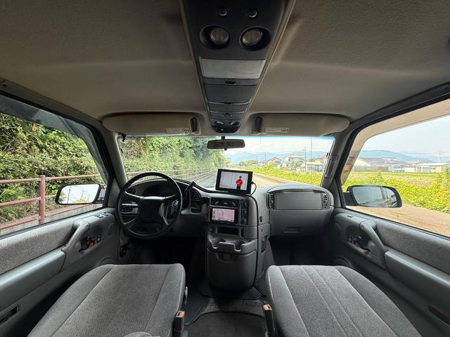 シボレーアストロ ＬＳ■ディーラー車■２ＷＤ■フルオリジナル■８人乗り　■左ハンドル■カロッツェリアナビ／モニター■バックカメラ■ＥＴＣ■純正１５インチアルミ■ホワイトレタータイヤ■Ｂｌｕｅｔｏｏｔｈ■ＤＶＤ■ＴＶ■色替え（3枚目）