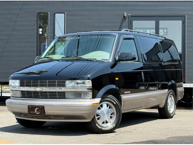 シボレーアストロ ＬＳ■ディーラー車■２ＷＤ■フルオリジナル■８人乗り　■左ハンドル■カロッツェリアナビ／モニター■バックカメラ■ＥＴＣ■純正１５インチアルミ■ホワイトレタータイヤ■Ｂｌｕｅｔｏｏｔｈ■ＤＶＤ■ＴＶ■色替え（20枚目）
