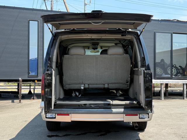 シボレーアストロ ＬＳ■ディーラー車■２ＷＤ■フルオリジナル■８人乗り　■左ハンドル■カロッツェリアナビ／モニター■バックカメラ■ＥＴＣ■純正１５インチアルミ■ホワイトレタータイヤ■Ｂｌｕｅｔｏｏｔｈ■ＤＶＤ■ＴＶ■色替え（25枚目）