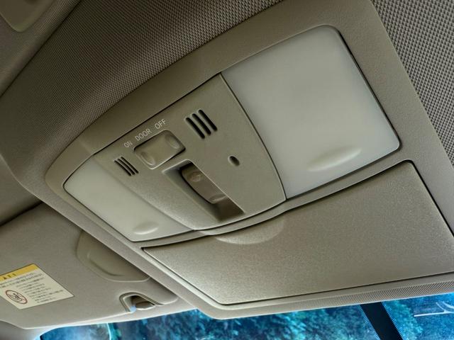 スカイラインクロスオーバー ３７０ＧＴタイプＰ■サンルーフ■アラウンドビューモニター■　３３０馬力■７速ＡＴ■ルーフレール■本革シート■メーカー純正ナビ■超高音エキゾテックジャパンマフラー■ＢＯＳＥサウンドシステム■シートヒーター■リア電動格納シート■ＥＴＣ■ブルートゥース／ＵＳＢ■（31枚目）