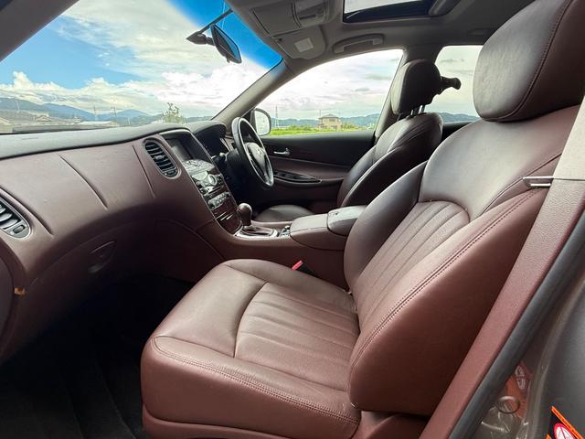 スカイラインクロスオーバー ３７０ＧＴタイプＰ■サンルーフ■アラウンドビューモニター■　３３０馬力■７速ＡＴ■ルーフレール■本革シート■メーカー純正ナビ■超高音エキゾテックジャパンマフラー■ＢＯＳＥサウンドシステム■シートヒーター■リア電動格納シート■ＥＴＣ■ブルートゥース／ＵＳＢ■（34枚目）