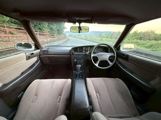 マークII グランデ■前期■BODYカラーはスーパーホワイトIV■ ■フルオリジナル■純正14インチアルミホイール■オートライト■オートエアコン■レインバイザー(3枚目)