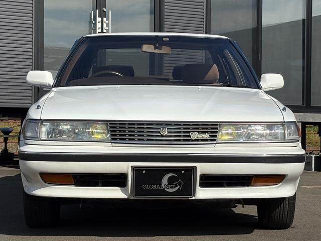 マークII グランデ■前期■BODYカラーはスーパーホワイトIV■ ■フルオリジナル■純正14インチアルミホイール■オートライト■オートエアコン■レインバイザー(6枚目)