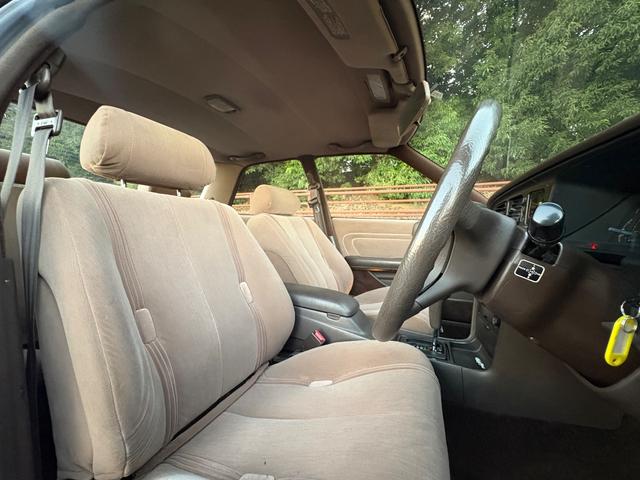 マークII グランデ■前期■BODYカラーはスーパーホワイトIV■ ■フルオリジナル■純正14インチアルミホイール■オートライト■オートエアコン■レインバイザー(21枚目)