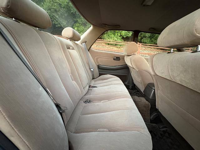 マークII グランデ■前期■BODYカラーはスーパーホワイトIV■ ■フルオリジナル■純正14インチアルミホイール■オートライト■オートエアコン■レインバイザー(25枚目)