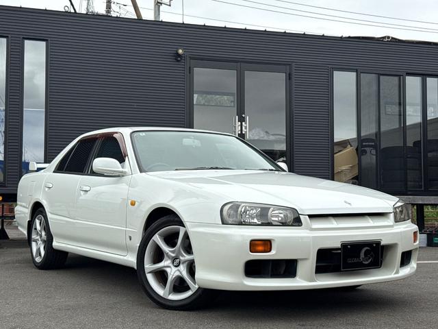 スカイライン ２５ＧＴ－Ｘターボ■ＲＢ２５ＤＥＴ■修復歴なし■実走行　■純正１７インチアルミ■純正トランクスポイラー■ＨＩＤヘッドライト■本革巻きステアリング■ＥＴＣ■ＣＤ■キーレス（22枚目）
