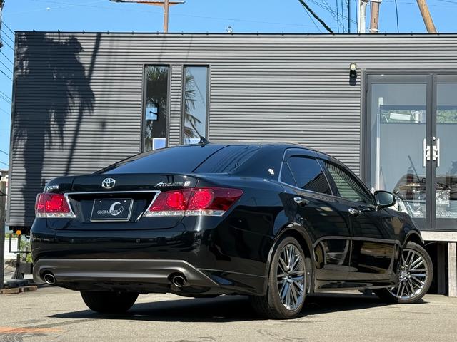 クラウン アスリートＧ■サンルーフ■黒本革シート■メーカー純正ナビ　■アドバントパッケージ■プレミアムサウンド■純正スパッタリング１８インチアルミ■全席イージークロージャー■シートヒーター／クーラー■電動リアサンシェード■電動チルト■パドルシフト■ＥＴＣ（7枚目）