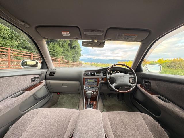 クレスタ エクシード エクセレントエディション■後期型■修復歴無し ■フルノーマル車■走行距離7万キロ台■純正15インチアルミホイール■専用アルミセンターキャップ■パワーシート■HIDヘッド■ETC■ウッドコンビハンドル■革巻きシフトノブ■木目調パネル(3枚目)