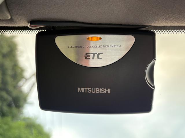 クレスタ エクシード エクセレントエディション■後期型■修復歴無し ■フルノーマル車■走行距離7万キロ台■純正15インチアルミホイール■専用アルミセンターキャップ■パワーシート■HIDヘッド■ETC■ウッドコンビハンドル■革巻きシフトノブ■木目調パネル(15枚目)