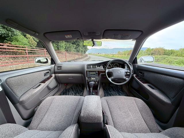 マークII グランデ　レガリア■ワンオーナー車■実走行約８万キロ　■修復歴なし■純正１５インチアルミ■スーパーホワイトパールマイカ■オートライト■パワーシート■純正ＣＤ■フルオリジナル■キーレス■スペアキーあり■スペアタイヤ■オートエアコン（3枚目）