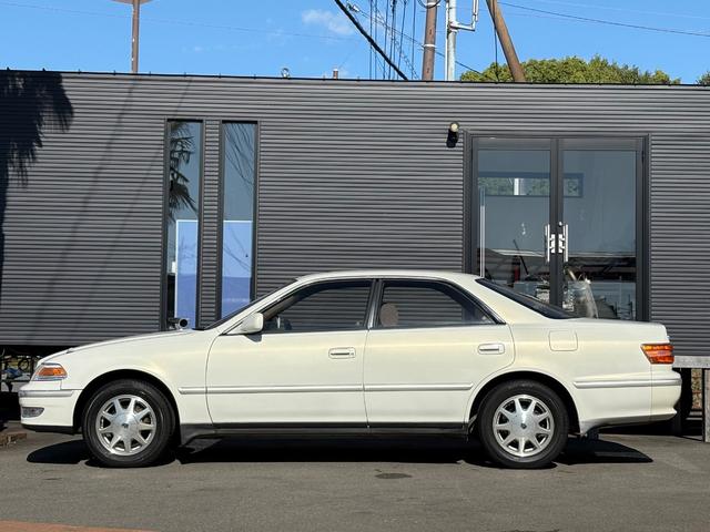 マークII グランデ　レガリア■ワンオーナー車■実走行約８万キロ　■修復歴なし■純正１５インチアルミ■スーパーホワイトパールマイカ■オートライト■パワーシート■純正ＣＤ■フルオリジナル■キーレス■スペアキーあり■スペアタイヤ■オートエアコン（5枚目）