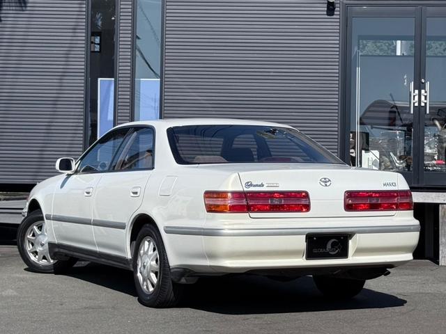 マークII グランデ　レガリア■ワンオーナー車■実走行約８万キロ　■修復歴なし■純正１５インチアルミ■スーパーホワイトパールマイカ■オートライト■パワーシート■純正ＣＤ■フルオリジナル■キーレス■スペアキーあり■スペアタイヤ■オートエアコン（6枚目）