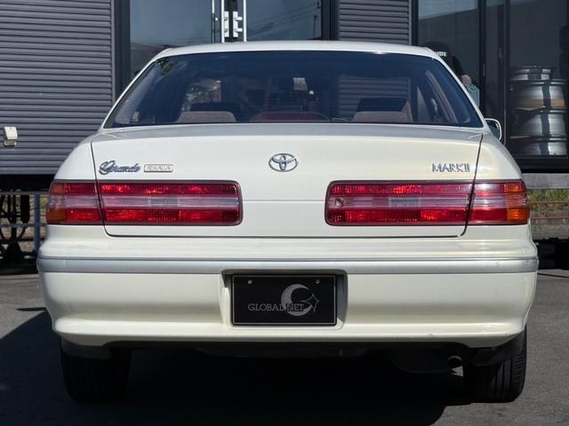 マークII グランデ　レガリア■ワンオーナー車■実走行約８万キロ　■修復歴なし■純正１５インチアルミ■スーパーホワイトパールマイカ■オートライト■パワーシート■純正ＣＤ■フルオリジナル■キーレス■スペアキーあり■スペアタイヤ■オートエアコン（10枚目）