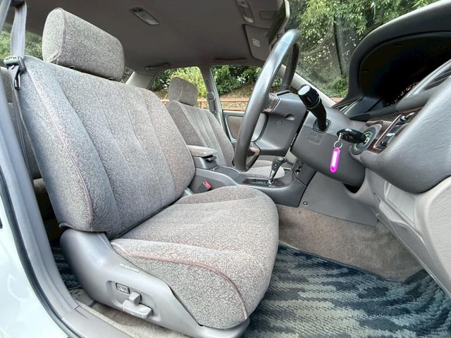 マークII グランデ　レガリア■ワンオーナー車■実走行約８万キロ　■修復歴なし■純正１５インチアルミ■スーパーホワイトパールマイカ■オートライト■パワーシート■純正ＣＤ■フルオリジナル■キーレス■スペアキーあり■スペアタイヤ■オートエアコン（11枚目）