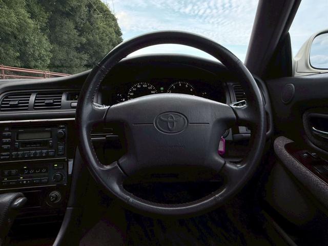 マークII グランデ　レガリア■ワンオーナー車■実走行約８万キロ　■修復歴なし■純正１５インチアルミ■スーパーホワイトパールマイカ■オートライト■パワーシート■純正ＣＤ■フルオリジナル■キーレス■スペアキーあり■スペアタイヤ■オートエアコン（12枚目）