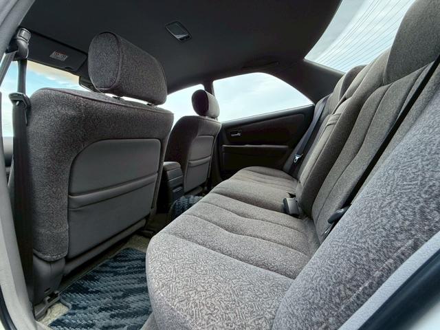 マークII グランデ　レガリア■ワンオーナー車■実走行約８万キロ　■修復歴なし■純正１５インチアルミ■スーパーホワイトパールマイカ■オートライト■パワーシート■純正ＣＤ■フルオリジナル■キーレス■スペアキーあり■スペアタイヤ■オートエアコン（17枚目）