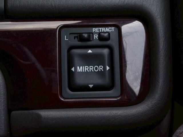 マークII グランデ　レガリア■ワンオーナー車■実走行約８万キロ　■修復歴なし■純正１５インチアルミ■スーパーホワイトパールマイカ■オートライト■パワーシート■純正ＣＤ■フルオリジナル■キーレス■スペアキーあり■スペアタイヤ■オートエアコン（23枚目）