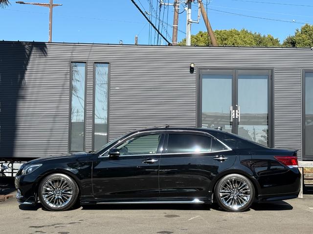 クラウンマジェスタ Fバージョン■サンルーフ■黒本革シート■メーカー純正ナビ ■アラウンドビューモニター■全席イージークロージャー■二列目エアコン■RSRダウンサス■シートヒーター/クーラー■18インチアルミ■プリクラ■レーダクルーズ■BSM■LEDヘッド/フォグ■ETC■(5枚目)