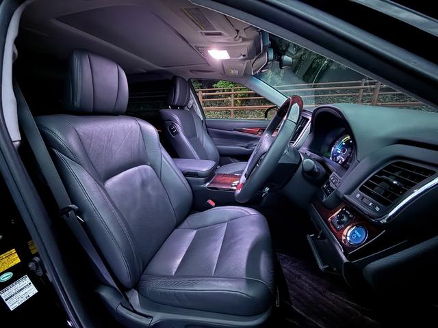 クラウンマジェスタ Fバージョン■サンルーフ■黒本革シート■メーカー純正ナビ ■アラウンドビューモニター■全席イージークロージャー■二列目エアコン■RSRダウンサス■シートヒーター/クーラー■18インチアルミ■プリクラ■レーダクルーズ■BSM■LEDヘッド/フォグ■ETC■(9枚目)