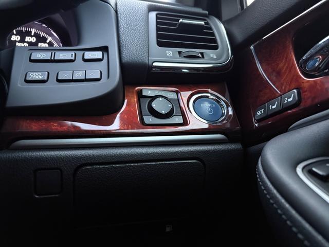 クラウンマジェスタ Fバージョン■サンルーフ■黒本革シート■メーカー純正ナビ ■アラウンドビューモニター■全席イージークロージャー■二列目エアコン■RSRダウンサス■シートヒーター/クーラー■18インチアルミ■プリクラ■レーダクルーズ■BSM■LEDヘッド/フォグ■ETC■(26枚目)