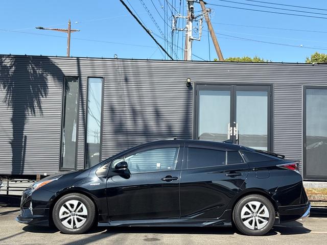 プリウス A■モデリスタフルエアロ■サンルーフ■純正9インチナビ LEDヘッド/フォグランプ■純正15インチアルミ■セーフティセンス■セーフティセンス■プリクラッシュ■レーダクルーズコントロール■ブラインドスポットモニター■バックカメラ■ETC■100V■(5枚目)