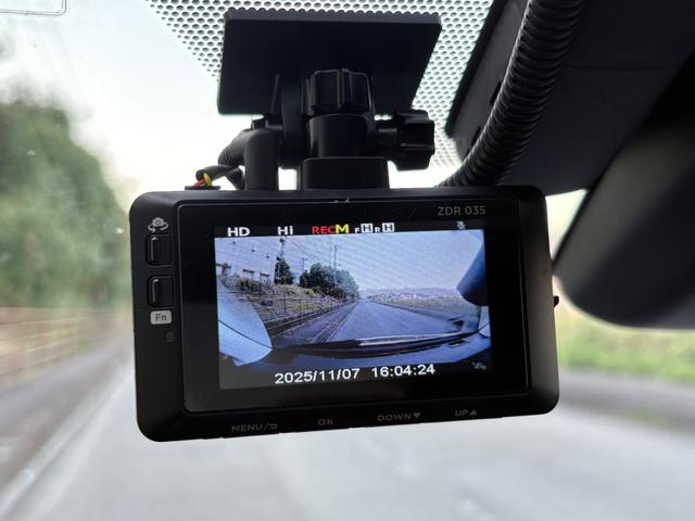 プリウス A■モデリスタフルエアロ■サンルーフ■純正9インチナビ LEDヘッド/フォグランプ■純正15インチアルミ■セーフティセンス■セーフティセンス■プリクラッシュ■レーダクルーズコントロール■ブラインドスポットモニター■バックカメラ■ETC■100V■(19枚目)