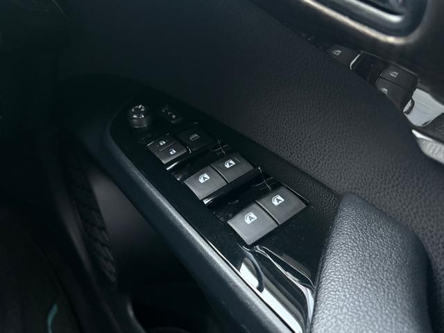 プリウス A■モデリスタフルエアロ■サンルーフ■純正9インチナビ LEDヘッド/フォグランプ■純正15インチアルミ■セーフティセンス■セーフティセンス■プリクラッシュ■レーダクルーズコントロール■ブラインドスポットモニター■バックカメラ■ETC■100V■(26枚目)