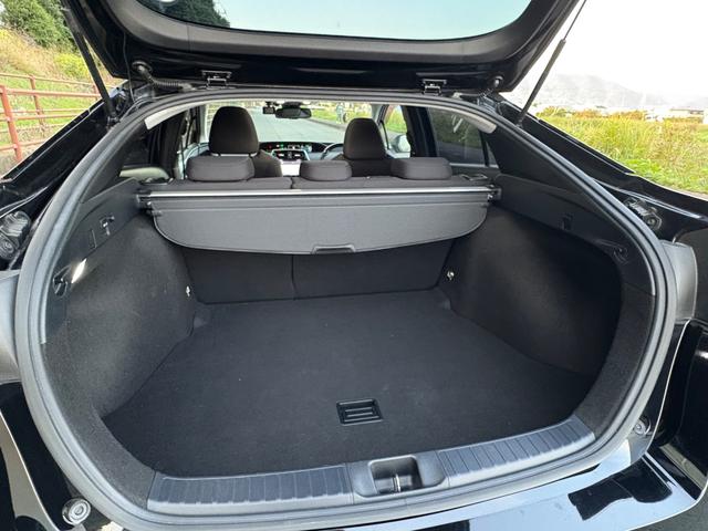 プリウス A■モデリスタフルエアロ■サンルーフ■純正9インチナビ LEDヘッド/フォグランプ■純正15インチアルミ■セーフティセンス■セーフティセンス■プリクラッシュ■レーダクルーズコントロール■ブラインドスポットモニター■バックカメラ■ETC■100V■(32枚目)