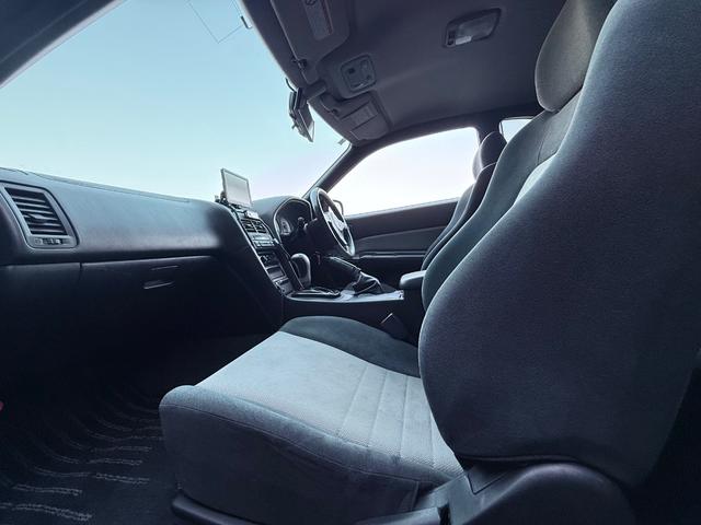 スカイライン 25GT-Vクーペ■後期型■TEIN車高調■RAYS17AW ■修復歴無し■HIDヘッドライト■ドライブレコーダー前/後■キーレス■オートエアコン■社外ナビ■CDデッキ■コンビハンドル■ETC(9枚目)